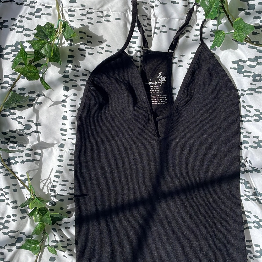 Free People black bodysuit tank top🖤🔥 racer back & ribbed knit